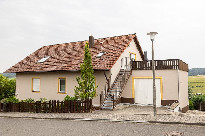 Garage m. EG & DG Eingang