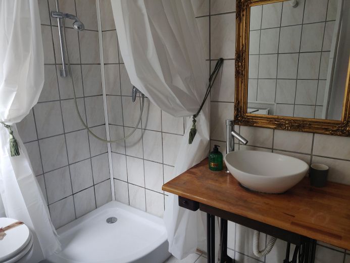 Nebenhaus kleines Duschbad