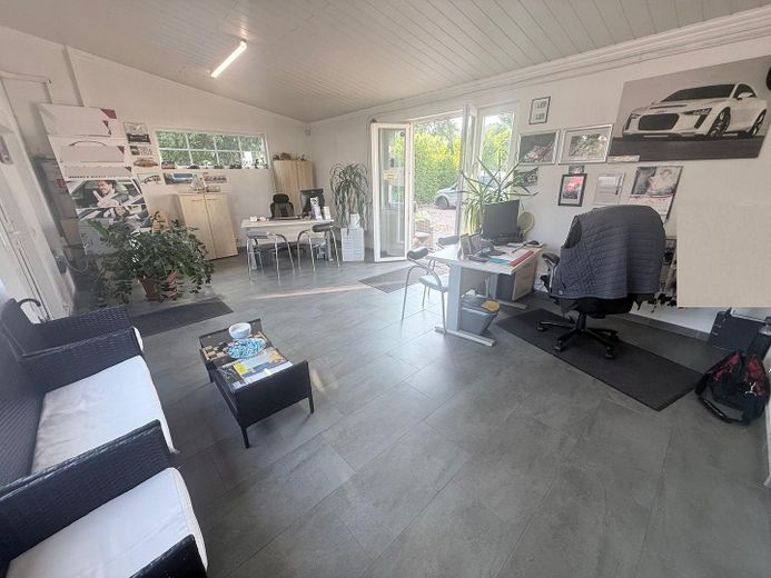 50 m² Büro mit zahlreichen Stellplätzen – ideal für Autohandel, Versicherung & Dienstleister – Foto 3