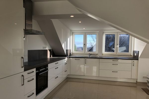 Appartement exclusif de deux pièces sous les combles avec loggia, dans un emplacement privilégié à Plön