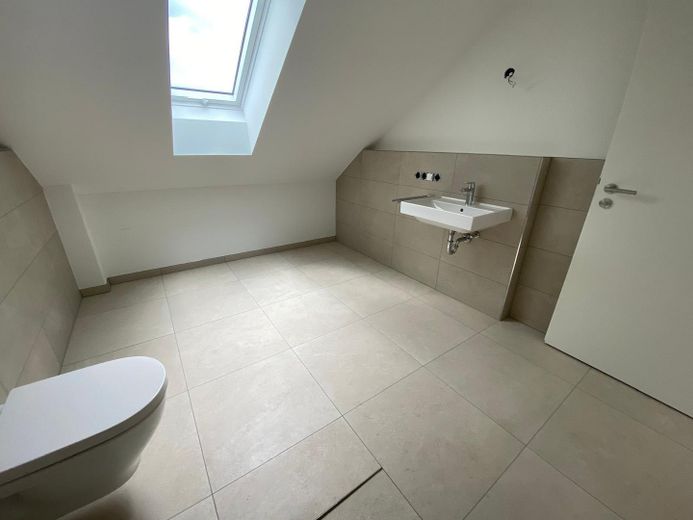 Vollbad mit Dusche - DG