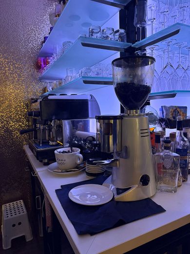 Stylowa restauracja / lokal dla wyrafinowanej gastronomii śródziemnomorskiej w Darmstadt-Griesheim – Foto 23