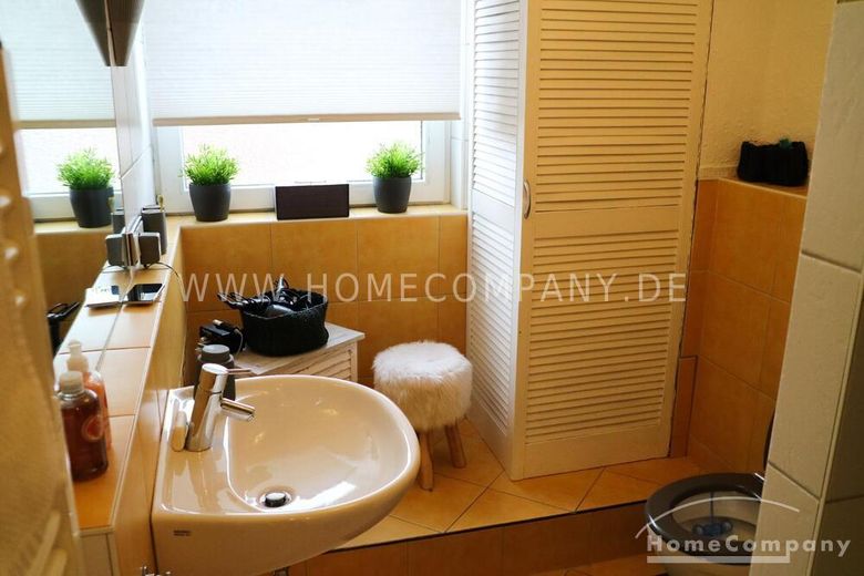 Möbliertes Traumhaus in Köln-Pesch! – 6bec87ccbf0f06126a12d7b58c2fd1ffc4be9d2a.jpg
