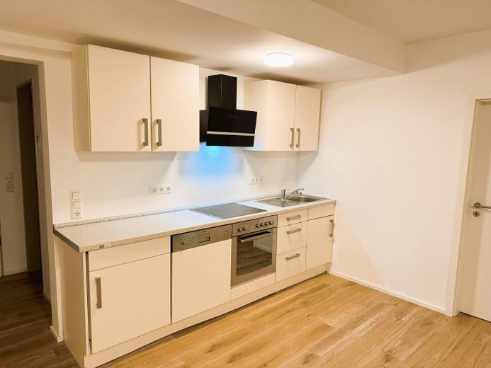 2-Zimmer-Souterrain-Wohnung mit Terrasse und EBK – Küche