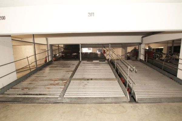 Provisionsfrei: Doppelparkerstellplatz in abgeschlossener TG nähe Innenstadt zu verkaufen