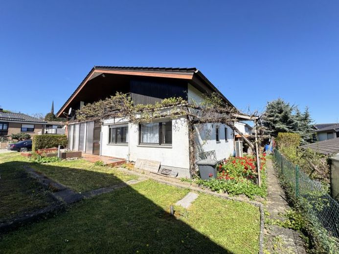 Freistehendes Haus mit Wärmepumpe in ruhiger, gehobener Lage von Lienzingen – फोटो 1