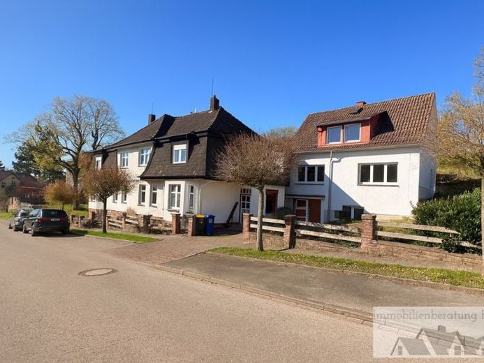 **Capital investment**Two semi-detached houses with outbuilding** – Foto 1