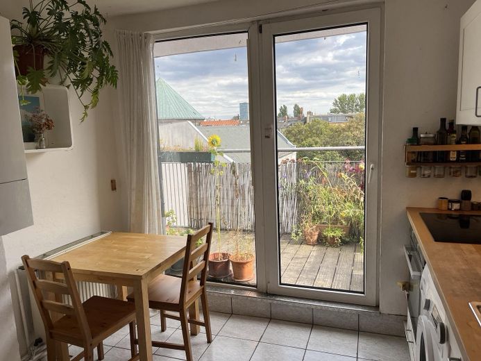 Luminoso apartamento en el ático con terraza en la azotea en pleno Kreuzberg – Küche