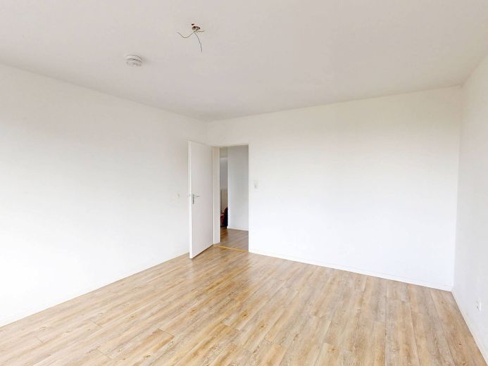 Helder&ruim: 3-kam.-app. met BALKON en inbouwkeuken – Ansicht II: Schlafzimmer I
