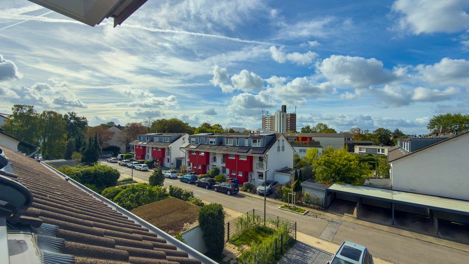 Appartamento modernamente attrezzato con cucina e vista panoramica in una tranquilla strada senza uscita – Ausblick