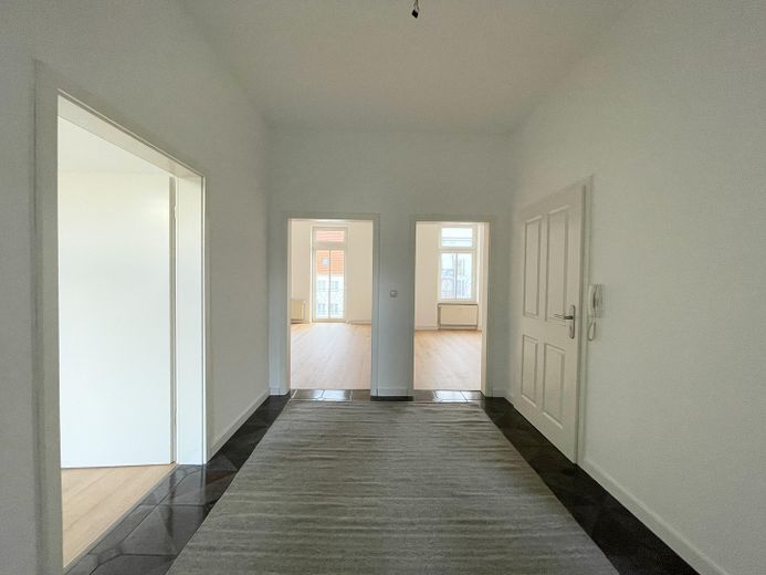 Familientraum: 103 m² mit Garten & Carport – Flur 2