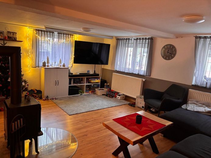 Einfamilienhaus mit 5 Zimmern in Flörsheim am Main – Wohnzimmer
