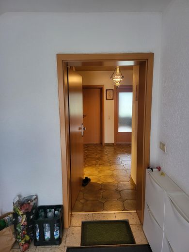 Gepflegtes 3-Familienhaus in Freiberg am Neckar – EG Eingang
