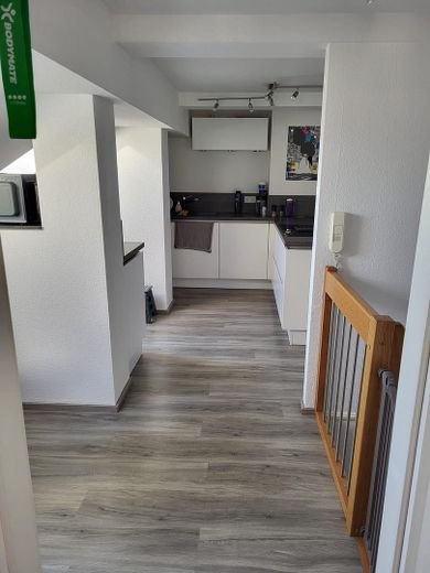 Light-filled 3.5-room maisonette apartment in Nordstadt/Gärten h.d.Veste – Blick in den Küchenbereich