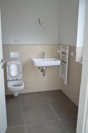 Neubau - Penthouse -  Fahrstuhl - Barrierefrei - TG-Stellplätze – Bad mit Badewanne