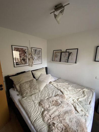 Attraktive 2-Zimmer-Maisonettewohnung in bevorzugter Wohnlage von Ratingen-Lintorf zu vermieten – Schlafzimmer