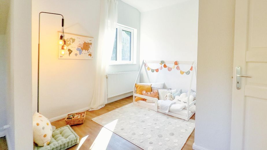 Ahrensburg’deki eviniz: Merkezde, güneşli bahçesiyle – Kinderzimmer Ansicht 1