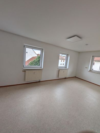 RENDITE > 7% mgl. o. Eigennutzung und Kapitalanlage kombiniert-MFH mit Ausbaupotenzial rd.350 m2 – 1. OG Wohnung 5 Zimmer