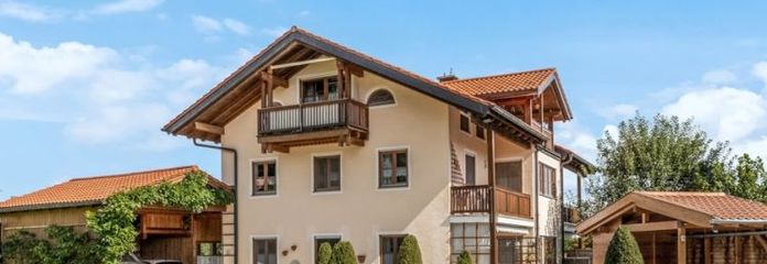 Mehrfamilienhaus mit 4 Wohnungen und idyllischem Garten
