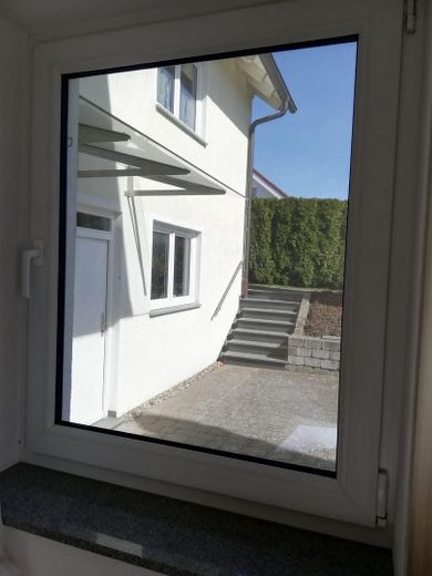 Zugang mit Terrassen-Vorplatz