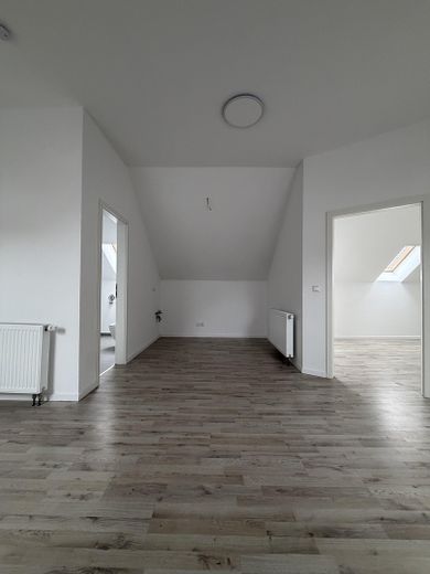 Jasne 2-pokojowe mieszkanie na poddaszu w spokojnej lokalizacji w Sandweier koło Baden-Baden – Zdjęcie 3