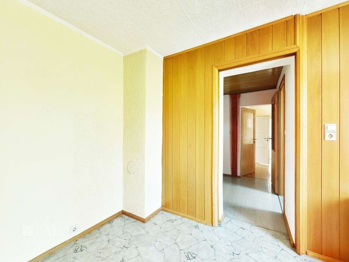 Dorndorf-Steudnitz: Viel Platz, viele Möglichkeiten: Haus, Einliegerwohnungs-Potenzial für Familien – Kinderzimmer OG