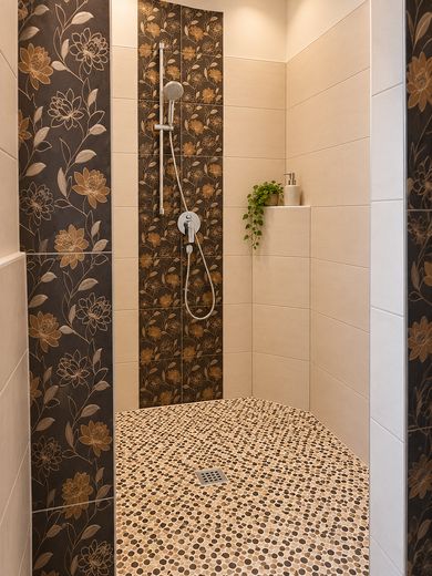 Світло. Простір. Якість життя. - 274 м² для сімей або кількох поколінь – Große Walk-In Dusche 
