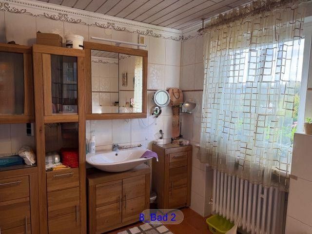 Viel Platz für Ihre Familie in einem gepflegten Reihenmittelhaus in Dachau – Badezimmer