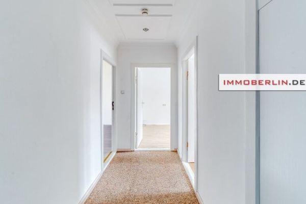 IMMOBERLIN.DE - Geräumige Altbauwohnung mit Loggia beim Britzer Garten