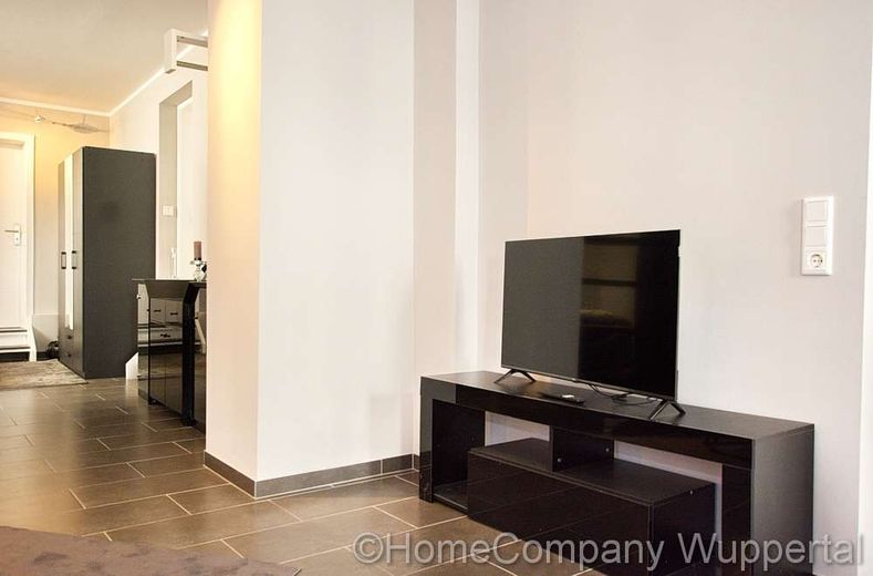 Großzügiges Apartment mit DSL und guter Infrastruktur in Wuppertal-Wichlinghausen – 784fa1de5a47466fe30ec8b770d07c63f6763f7b.jpg