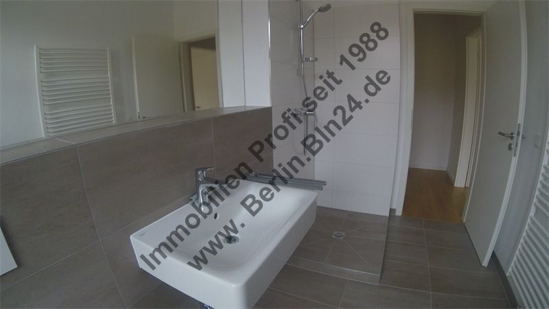 Luxus pur Wohnung zum traumhaften Bezug im Denkmal mit 2 Bädern sowie 2 Tiefgaragenplätzen – G0013428