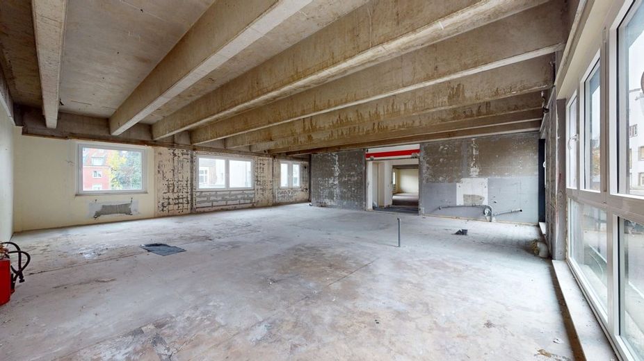 Büro-/Praxisfläche im Rohbauzustand