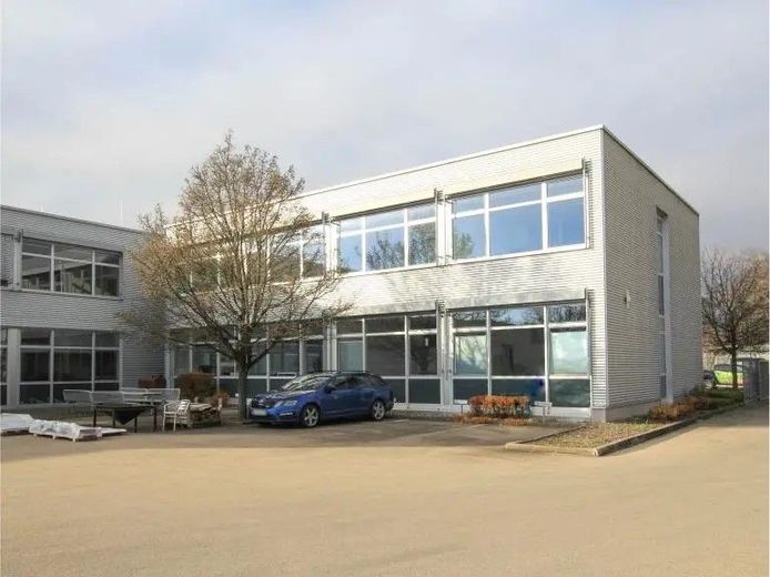 Bürofläche in Günzburg mit 250-500 m² | modern, klimatisiert, bezahlbar – 11_Außenansicht hinten