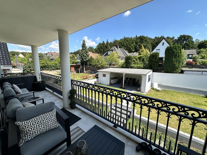 Moderne Wohnung im Neubau mit Balkon & energieeffizienter Ausstattung in Geesthacht – Blick vom Balkon