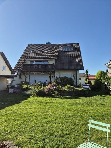Gepflegtes Haus mit Traumgarten sucht neue Bewohner – Außenansicht Garten