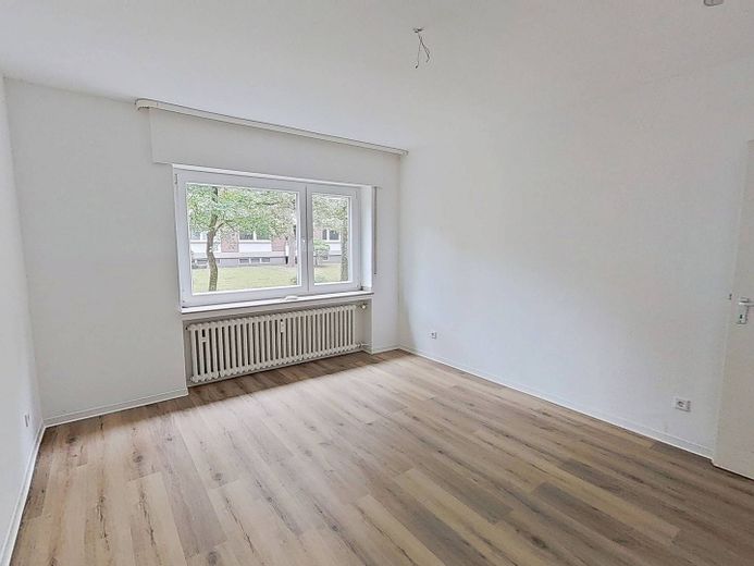 Komfortabel ausgestattete 3-Zi.-Whg. mit BALKON und Wannenbad – Ansicht I: Schlafzimmer I