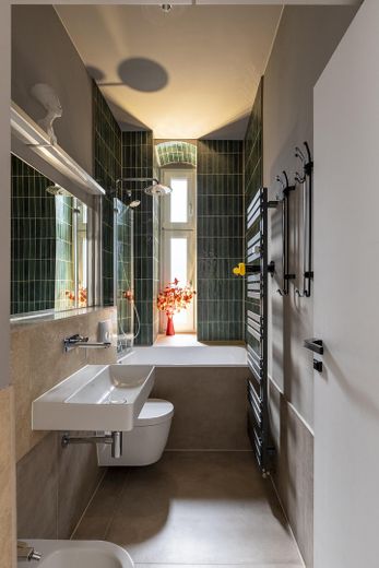 Einzigartige Wohnung | privater Eingang | bezugsfrei | ohne Provision – Bad mit extra breiter Wanne