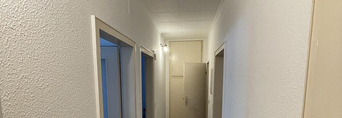 Gepflegte 2-Zimmer-Wohnung in guter Lage – Flur