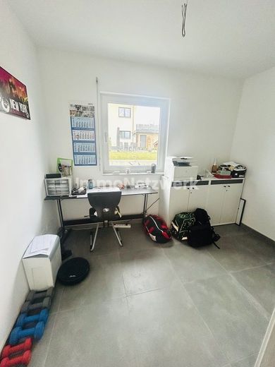 *Energieeffizienzhaus der Extraklasse - Einziehen statt bauen!* – Arbeitszimer EG