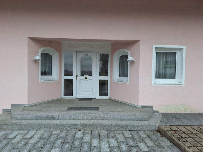 Repräsentativer Eingang