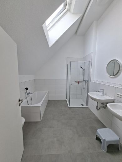 Neubau Haus (Doppelhaushälfte) in Karlsruhe Neureut zu vermieten – Badezimmer