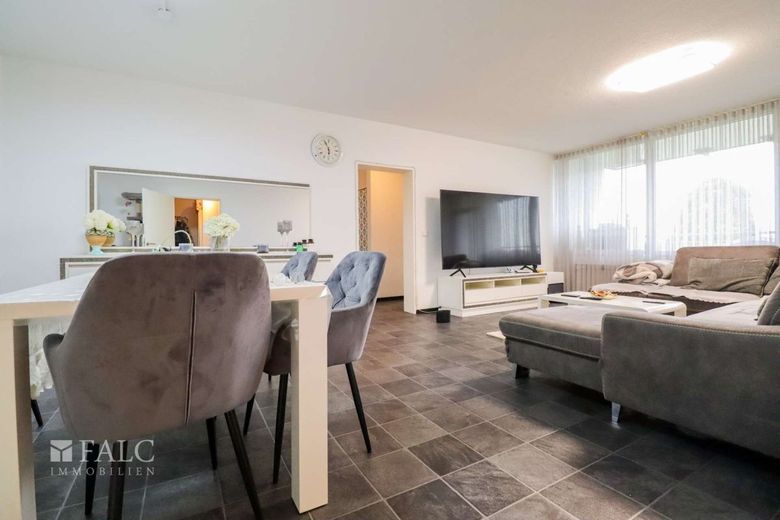 Kapitalanleger aufgepasst! Attraktive 3-Zimmer-Wohnung – Wohnzimmer
