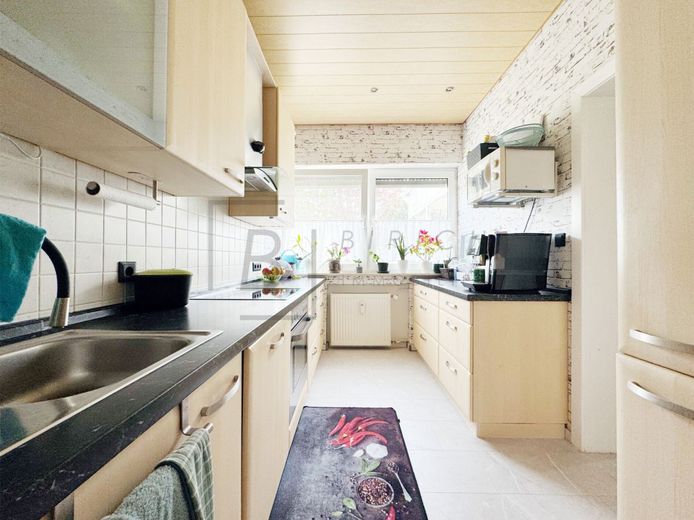 Mehrfamilienhaus mit Seltenheitswert - 448 m² Wohnfläche, 1.230 m² Grundstück und vielseitige Nutzungsmöglichkeiten – Küche EG
