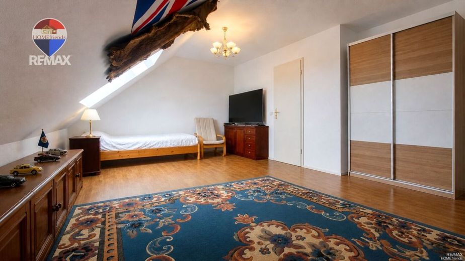 Doppelhaushälfte nahe Müggelsee | Niedrigenergiehaus mit Wintergarten &amp; Kamin in ruhiger Lage von Berlin-Köpenick – Zimmer