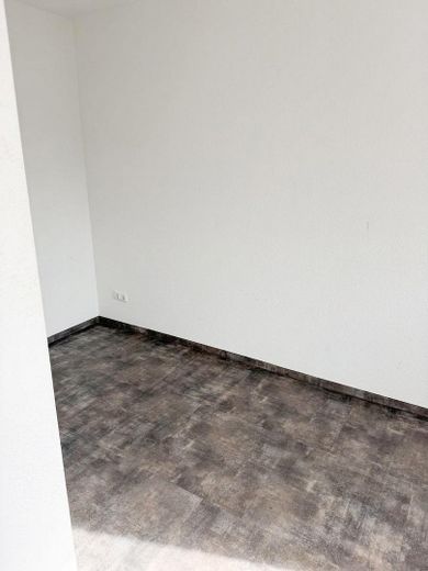 Compact and clever with balcony: Charming 1-room apartment incl. fitted kitchen – Schlafbereich