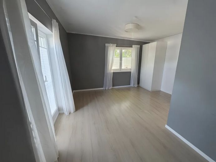 Leeres Zimmer OG (KI)