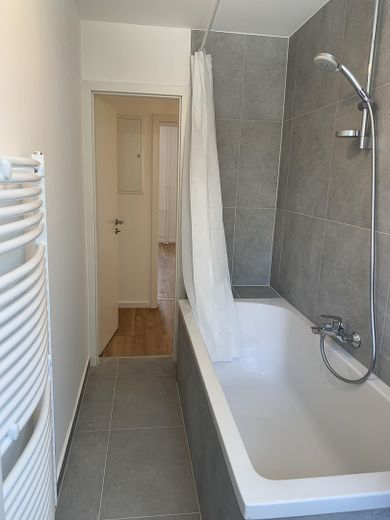 Badezimmer mit Badewanne