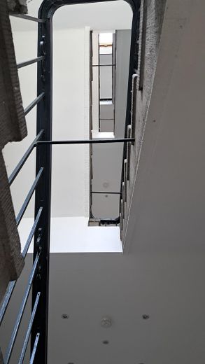 Voll vermietetes Mehrfamilienhaus mit stabilem Cashflow und Entwicklungspotenzial in Krefeld – Hausflur