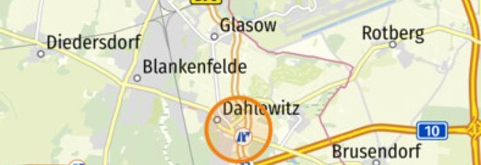 IMMOBERLIN.DE - Verkehrsgünstig positioniertes Grundstück mit Gewerbehalle nahe Flughafen BER