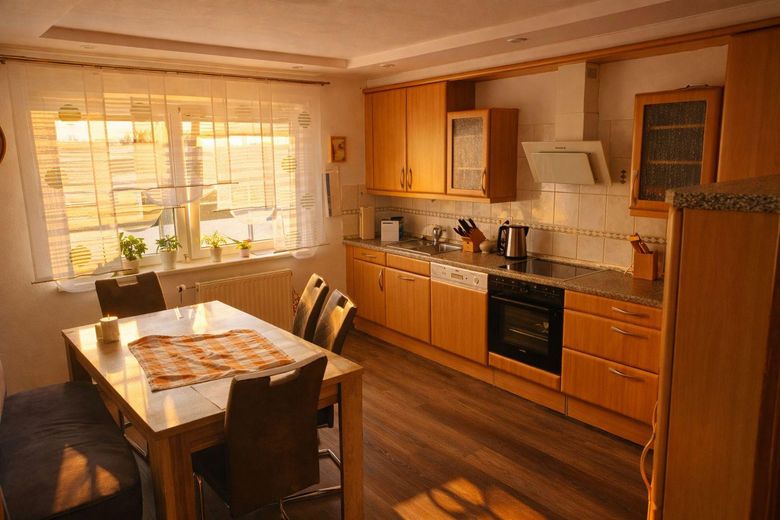 Großzügiges Einfamilienhaus mit Sauna und viel Platz im Hunsrück – Küche EG